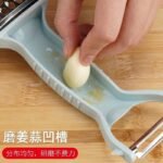 2-in-1 Stainless Steel Vegetable Shredder & Peeler