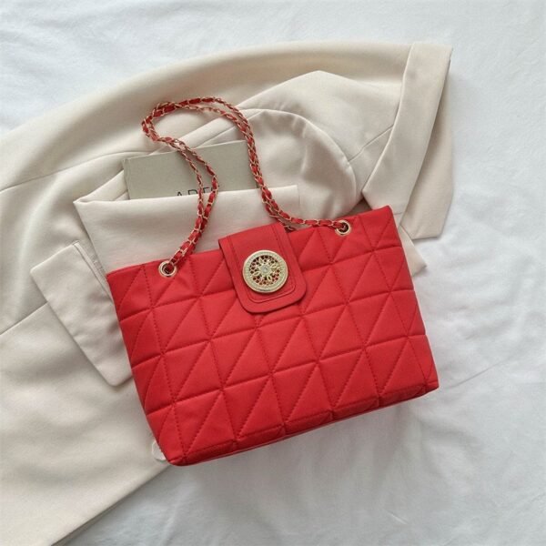 Luxe Quilted Chain Shoulder Bag โ Black with Gold Emblem